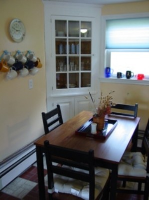 031 - 2007-Melville Pl Dining Area Before Sale Two.jpg