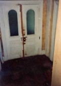 021 - 1993-Hartford St-Front Door fom Inside.jpg