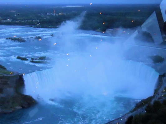 Canadian Falls rom Tower 2-2011.jpg