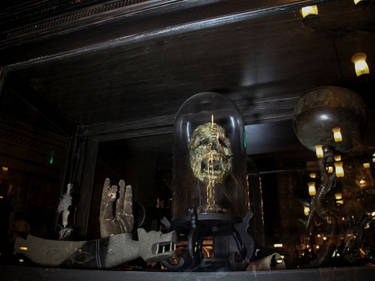 Borgin and Burkes Interior Display 1.jpg