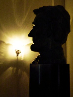 Ford's Theatre - Lincoln Bust.jpg