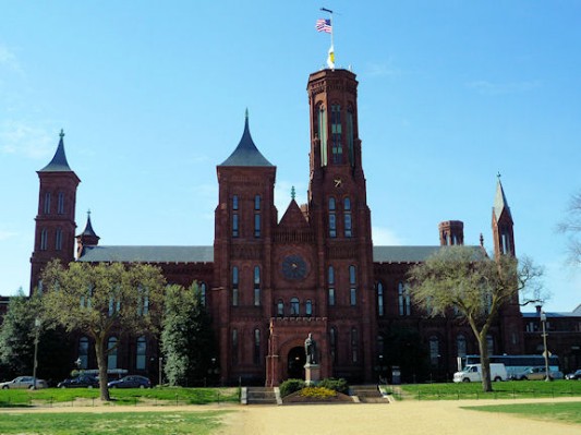 Smithsonian Castle.jpg