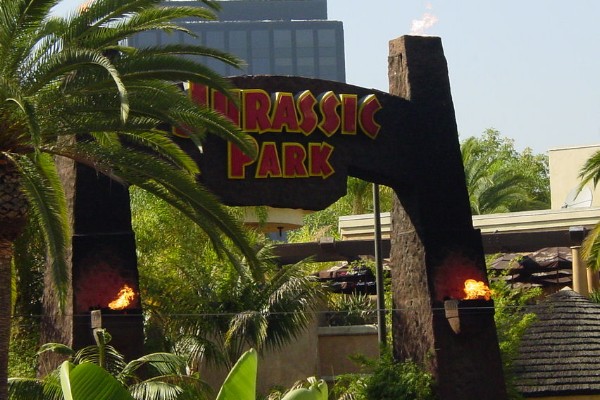 Jurassic Park Sign Pic 1 - 2007.jpg