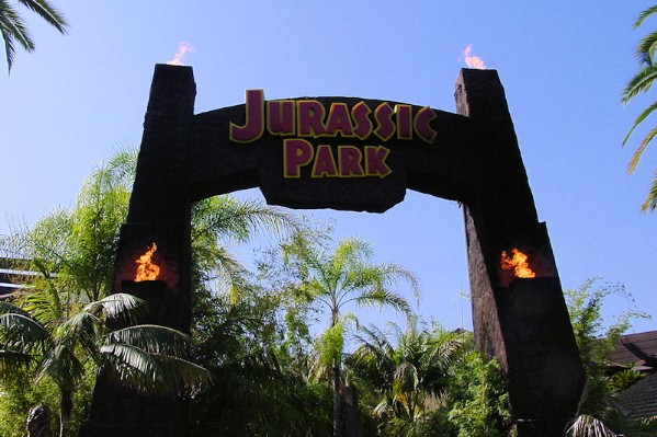 Jurassic Park Sign Pic 2 - 2007.jpg