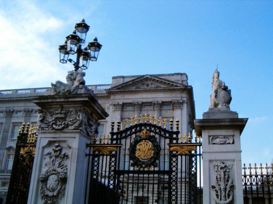 006 - Buckingham Palace Pic 6 - 2006.jpg