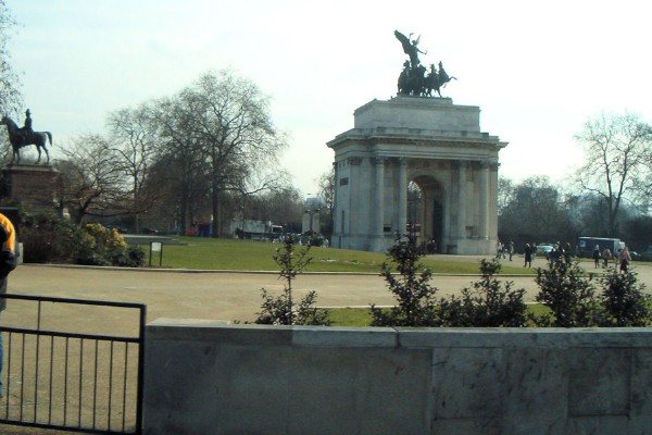 017 - Wellington Arch Pic 2 - 2006.jpg