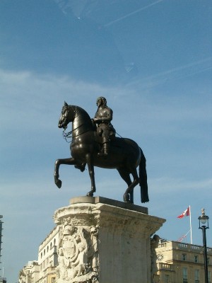 019 - Statue - 2006.jpg
