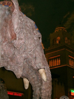 Elephant in Aladdin - 2005.jpg