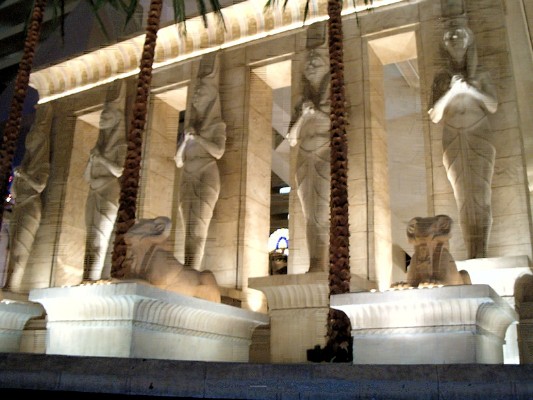 Luxor Interior - 2005.jpg