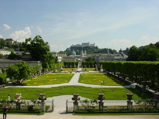 011 - City Hall Courtyard from Mayors Office - 2002.jpg