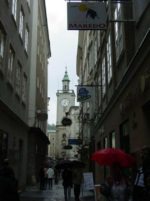 023 - Getreidegasse Pic 3 - 2002.jpg
