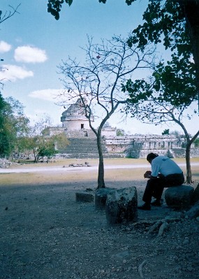 017 - El Caracol Pic 2 - 2001.jpg