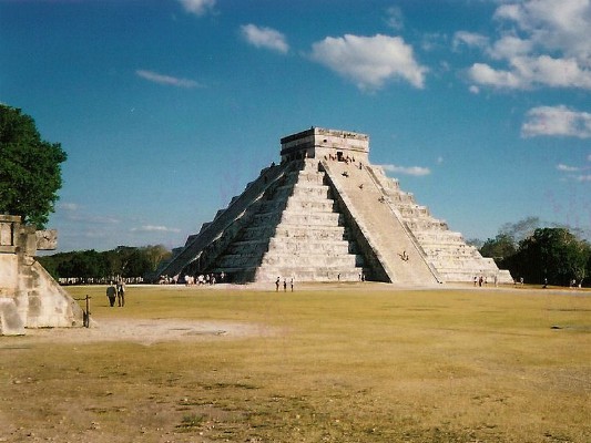 022 - Distance Shot of El Castillo Pic 1 - 2001.jpg