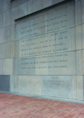 041 - 1 Wall Monument at Holocaust Museum - 1996.jpg