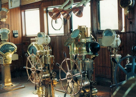 009 - Queen Mary Captains Deck - 1992.jpg