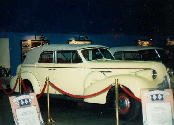 034 - Auto Collection at Spuce Goose Pic 20 - 1992.jpg