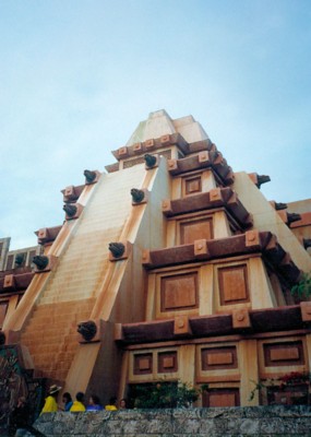 042 - Epcot Mexico Aztec Pyramid Pic 1 - 1991.jpg