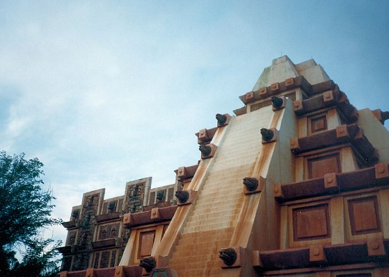 043 - Epcot Mexico Aztec Pyramid Pic 2 - 1991.jpg