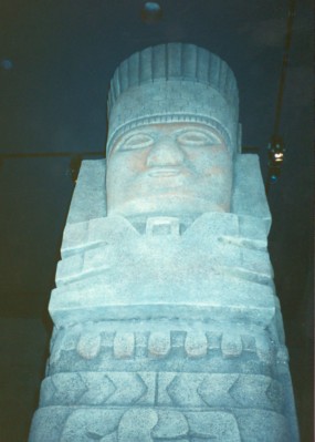 044 - Epcot Mexico Statue - 1991.jpg