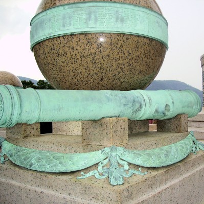 19-Monument Cannon Display.jpg