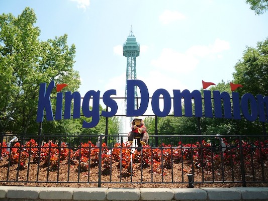 2009 - Leo at Kings Dominion.jpg