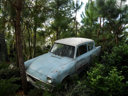 Arthur's Ford Anglia.jpg